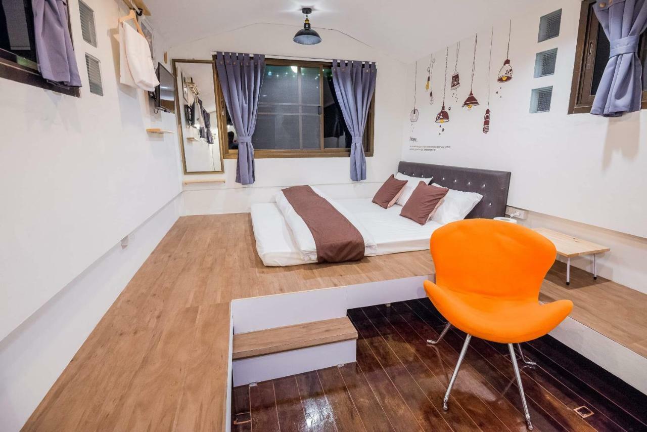 T Smy House Hostel Bangkok Ngoại thất bức ảnh