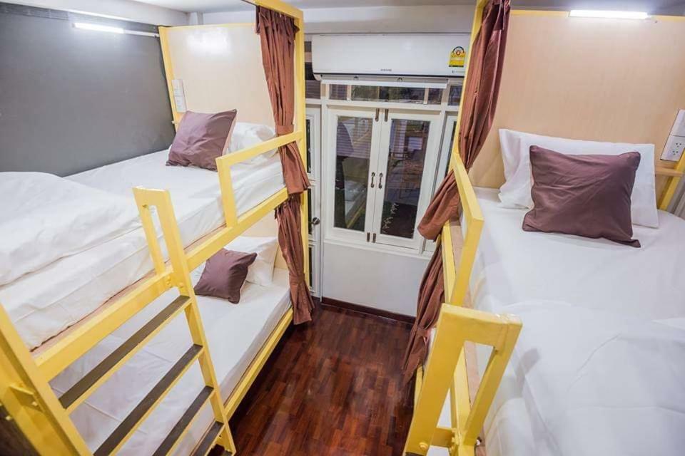 T Smy House Hostel Bangkok Ngoại thất bức ảnh